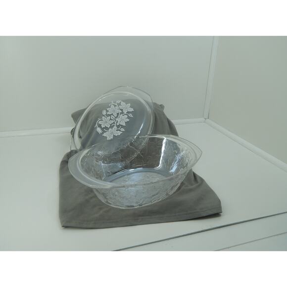 Princess House Fantasia 3 Qt. Oval Casserole Dish with Lid - Picture 1 of 4